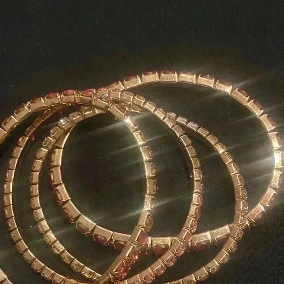 Multi Pink Rhinestones over Gold Multi Strands Bracelet NWOT - Picture 4 of 4